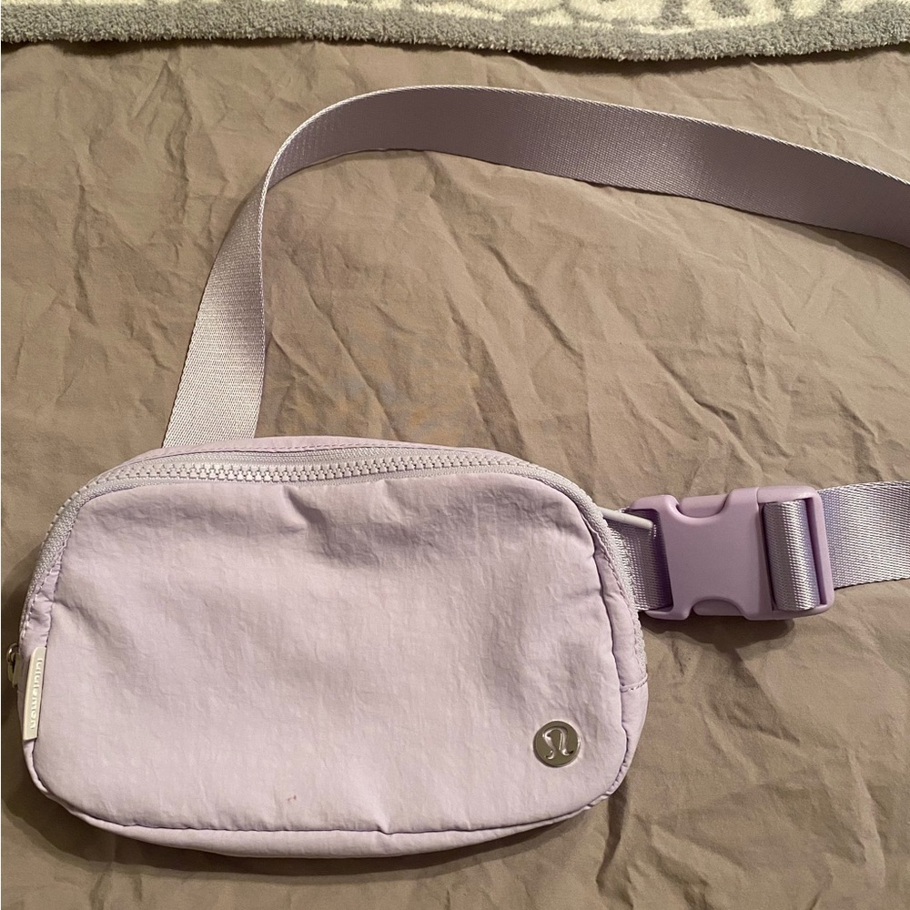 Lululemon purple belt bag never used